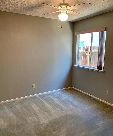 6078 N Hazel Ave — Photo 22