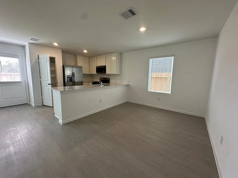 13310 Rayhill Dr — Photo 6