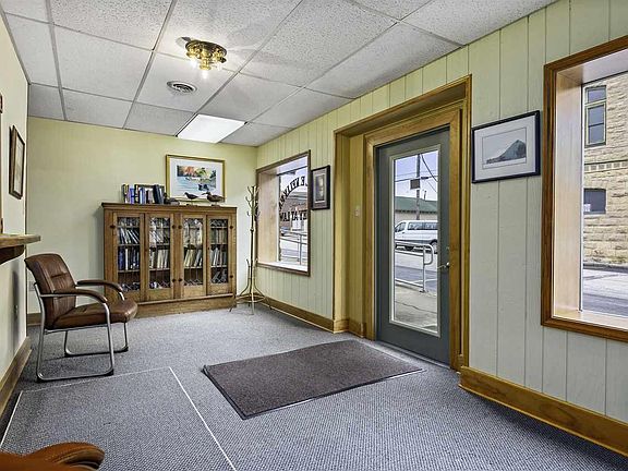 4th image of 207 & 211 Old Main St