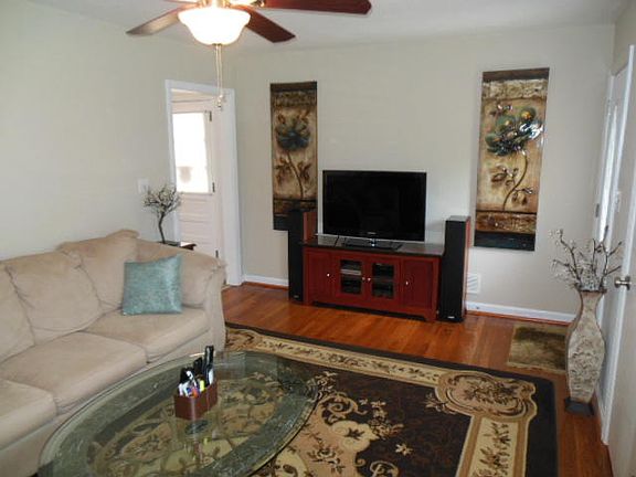 3rd image of 3651 Bunker Hill Dr