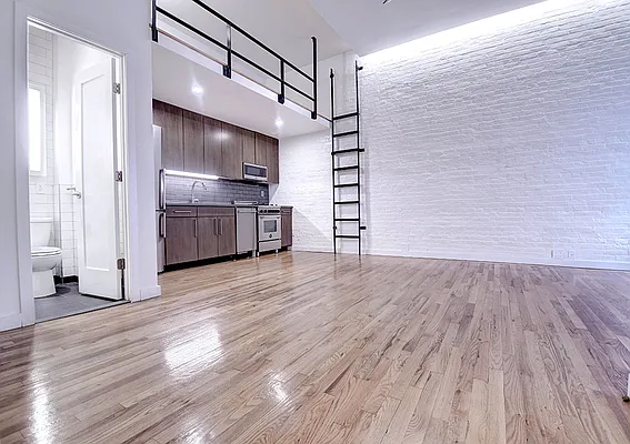 Rented by Urbane Brokerage | media 1