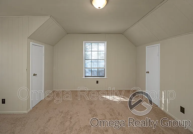 5827 Darien Dr — Photo 36