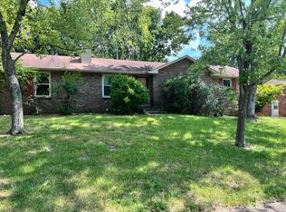 240 Iris Dr, Hendersonville, TN 37075