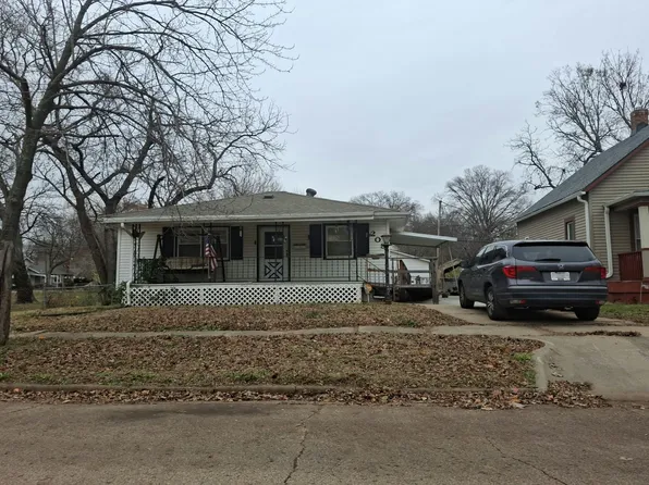 208 SW Orchard St, Topeka, KS 66606