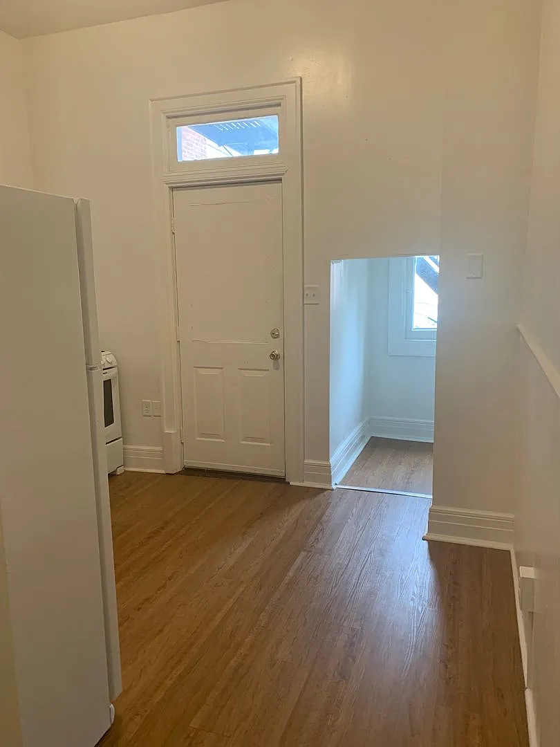 Studio/Efficiency in Downtown York - Video in Pictures — Photo 1