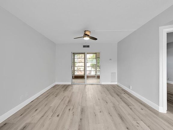5th image of 1021 Crystal Lake Dr APT 202