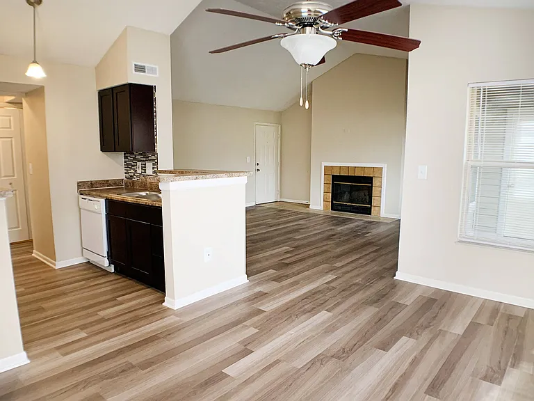 The Vinings Apartments — Photo 26