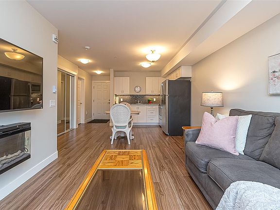 3rd image of 917 Avrill Rd #606