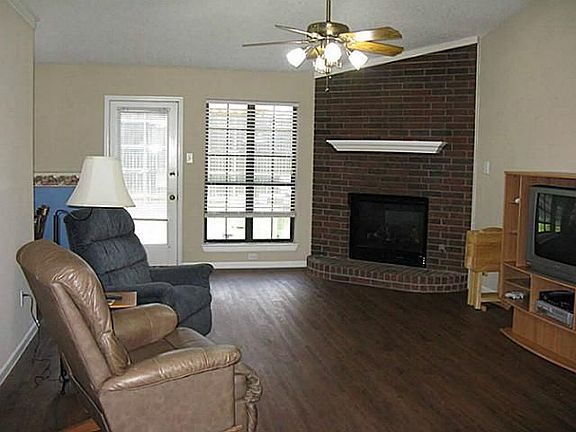 4th image of 5045 Colonial Dr