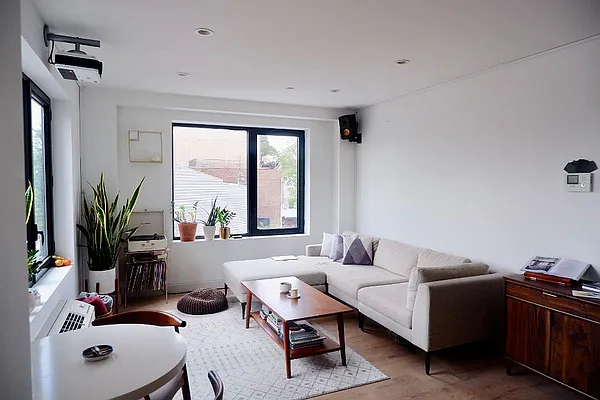 Rented by Dream Space Realty | media 9