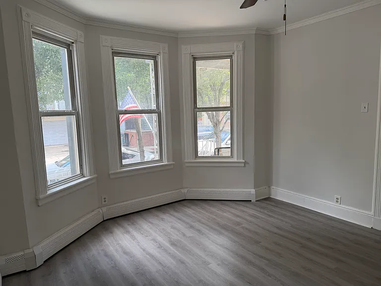711A 27th St #1 — Photo 2