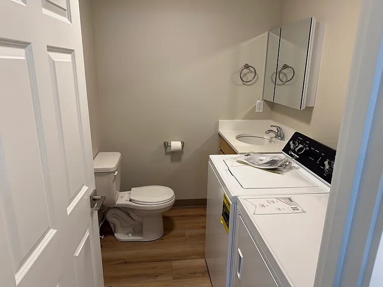 Eagle Crest Apartments — Photo 16