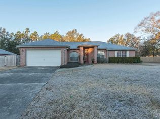 7411 Woodside Rd, Pensacola, FL 32526