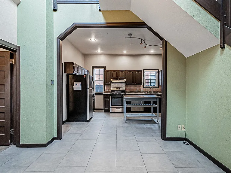 908 S Washington St — Photo 16