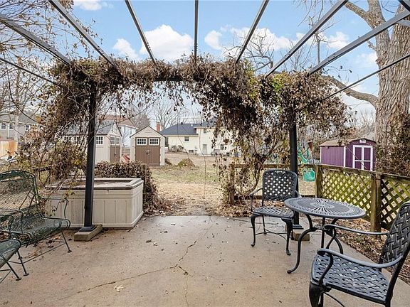 4th image of 522 Hargis Ln