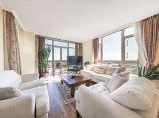 6888 Station Hill Dr #2401, Burnaby, BC V3N 4X5