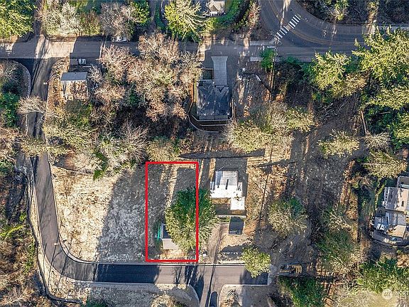 2nd image of 1911 Nisqually St