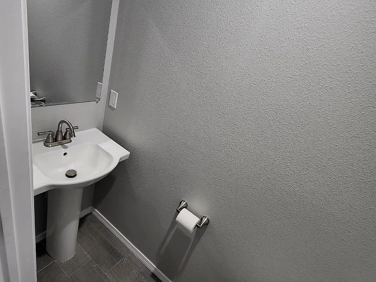 317 Princeton Dr SE — Photo 9