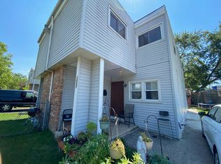 1007 Century Ln, Aurora, IL 60505