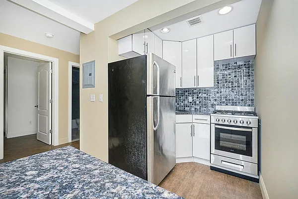 Rented by Compass | media 5