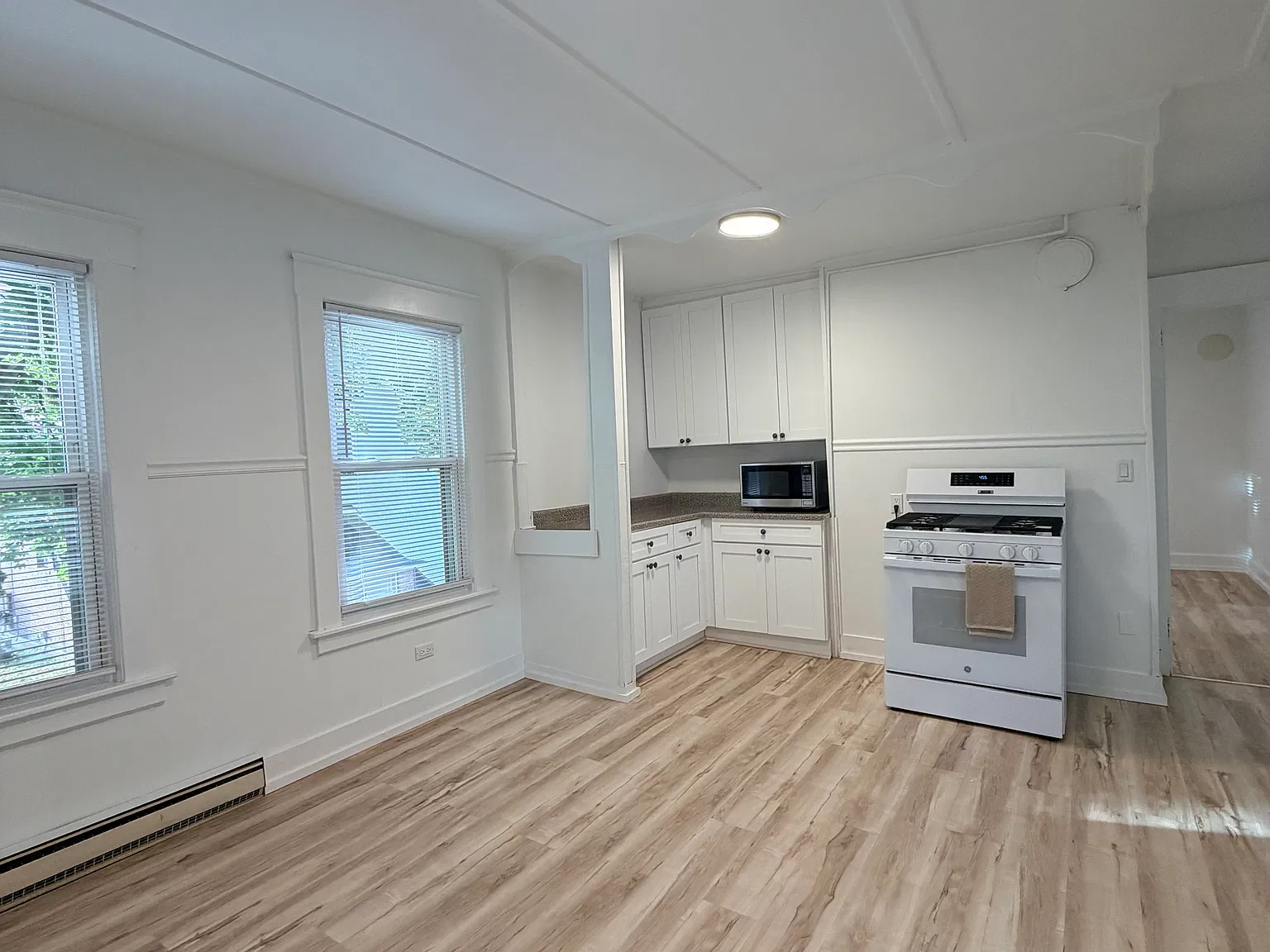 2 bed, 1275 sqft, $1,825 — Photo 2