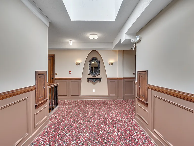 1530 W 13th Ave — Photo 22