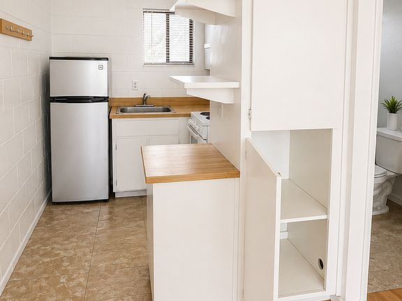 5th image of 1029 Litch Ct APT 1