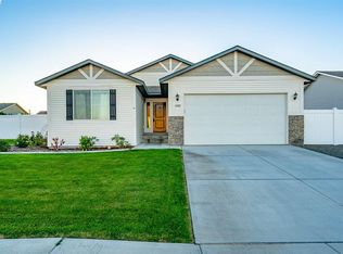6002 Ramus Ln, Pasco, WA 99301
