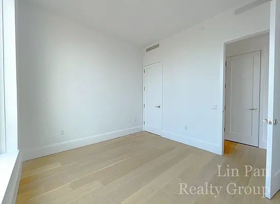 Rented by Lin Pan Realty Group LLC | media 8