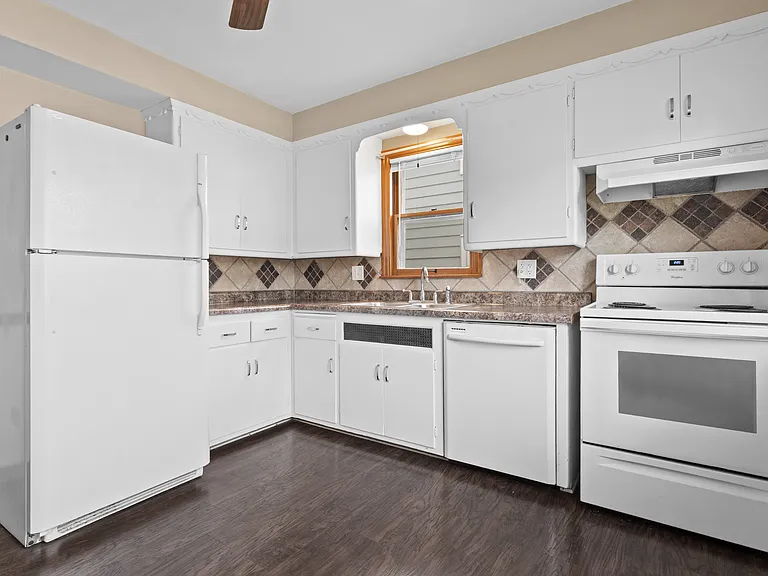 2797 N Sholes Ave — Photo 3