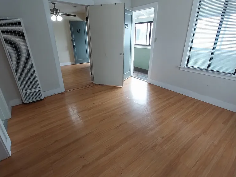 902 3rd St #21/22 — Photo 8