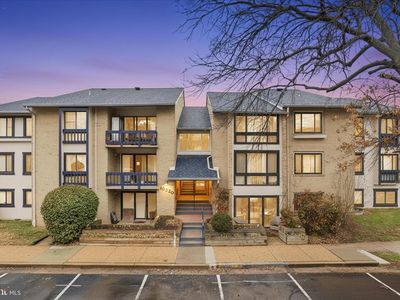 10220 Bushman Dr APT 8203, Oakton, VA, 22124