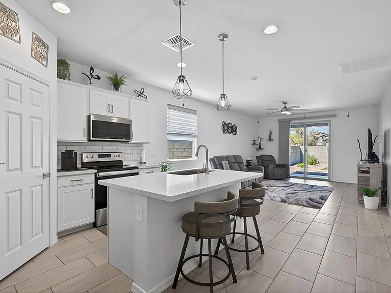 36354 W San Clemente Ave — Photo 12