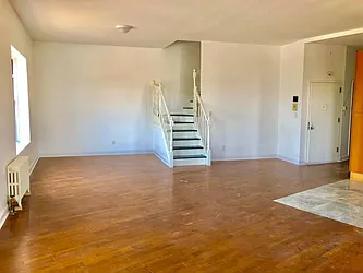 Rented by R New York