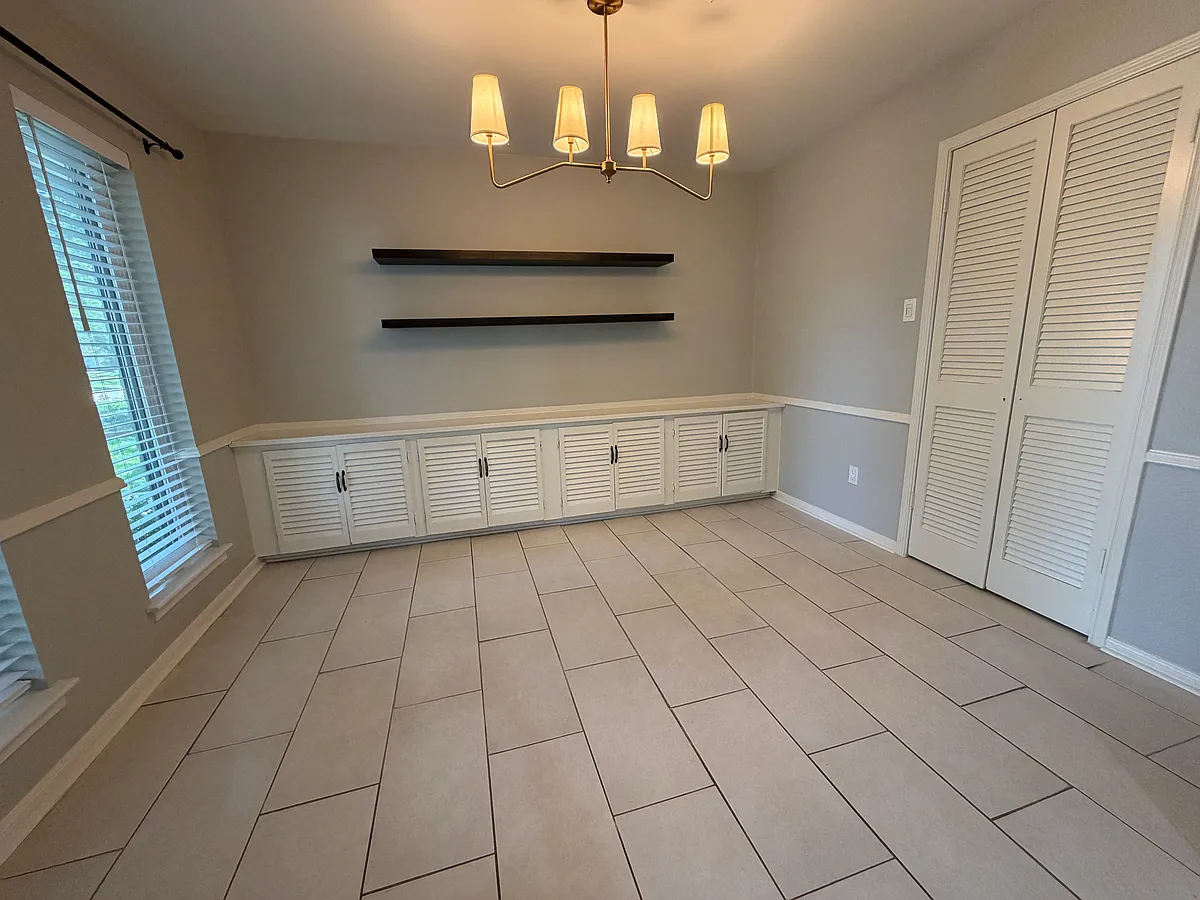 Building Photo - 15910 Singapore Ln