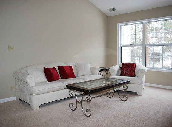 2nd image of 402 Hill Ct #402