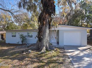 1077 Madison Ave, Daytona Beach, FL 32114