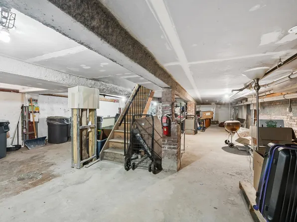 274 6th Street image 21 of 32