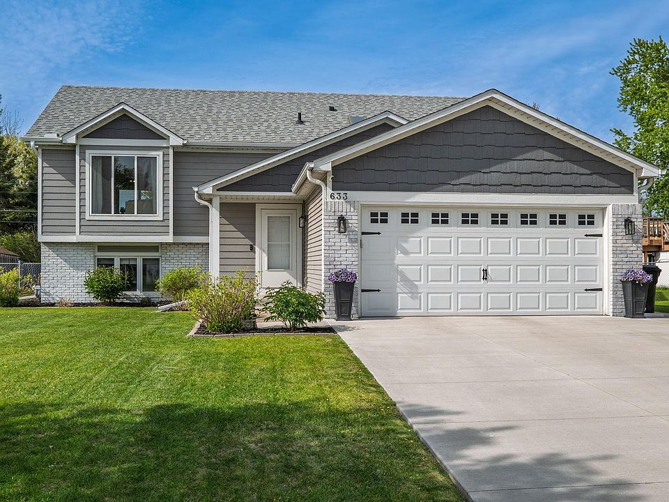 1st image of 633 108th Ave NW