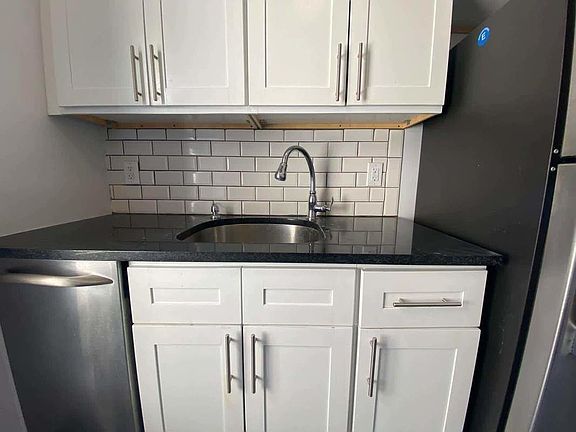 4th image of 93-33 218th St #D1