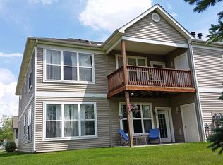 1482 Fox Pointe Cir, Ann Arbor, MI 48108