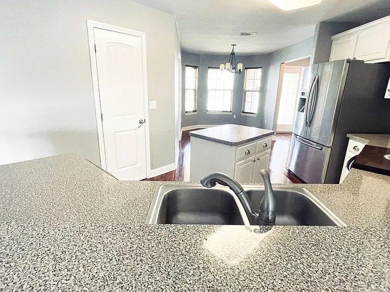 2386 Barberee Dr — Photo 8