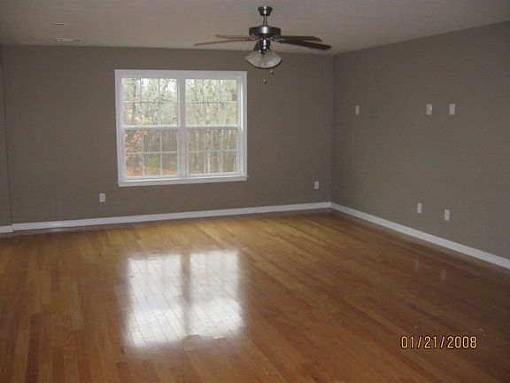 4th image of 1225 Cinnamon Dr