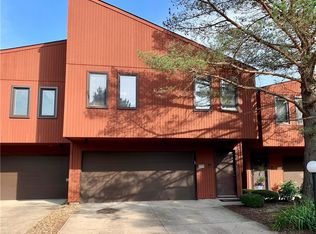 32759 Brookstone Ln, North Ridgeville, OH 44039