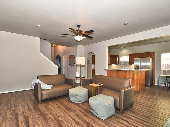 4th image of 11721 S Vine Pl