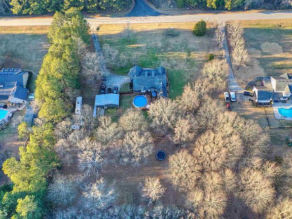 4th image of 755 Alcova Dr