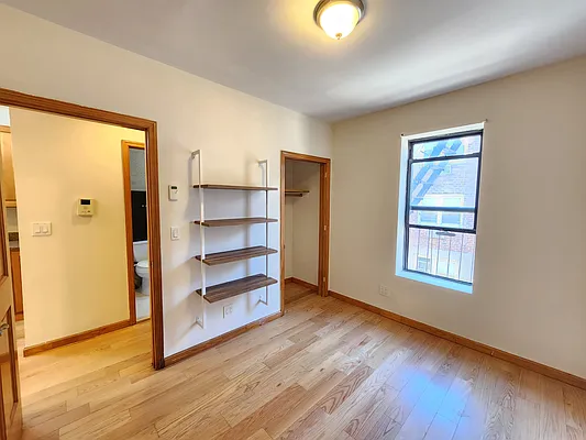 Rented by Astoria Realty | media 6