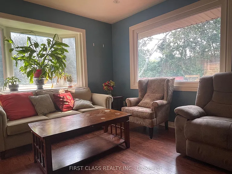251 Scott Ave — Photo 15
