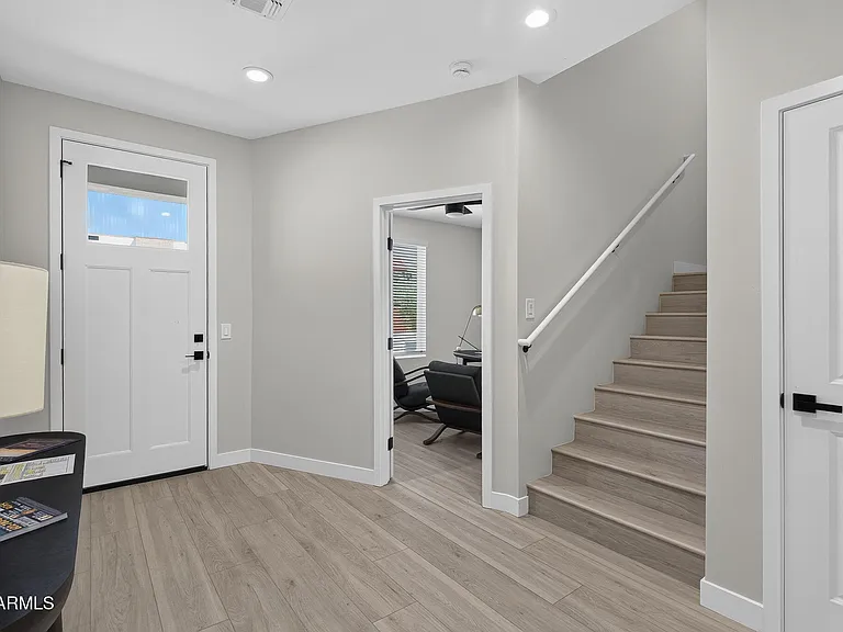 2601 E Clarendon Ave #3 — Photo 27