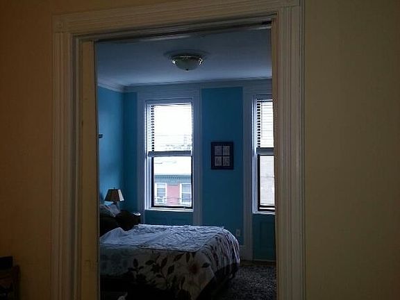4th image of 839 Willow Ave APT 7